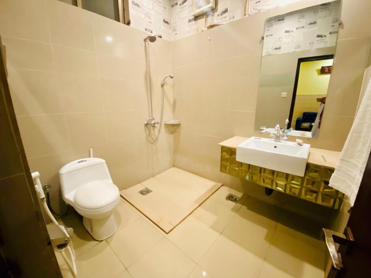 Hotel Royal One 木尔坦 外观 照片